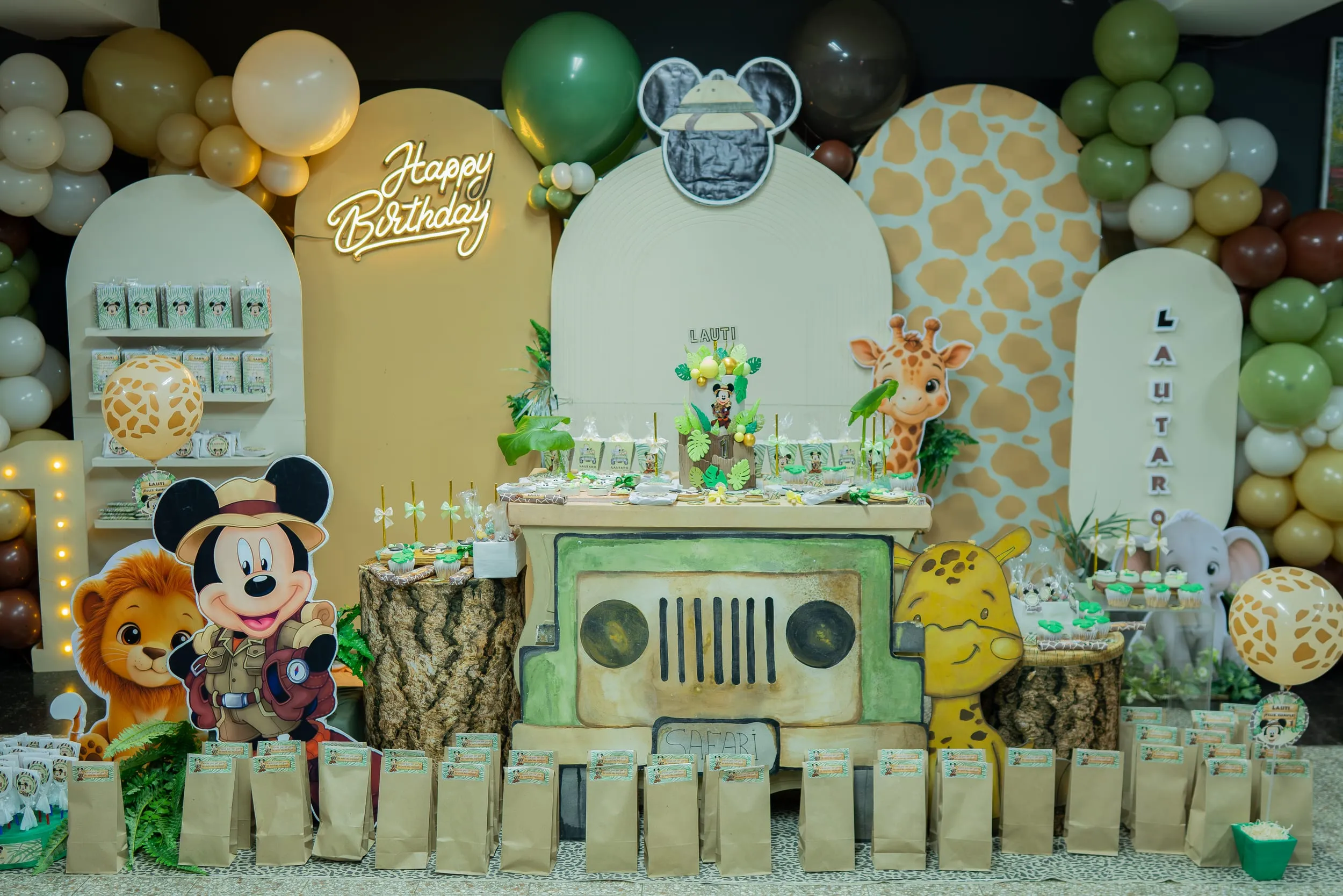 Cumpleaños infantil safari decoracion mesa dulce