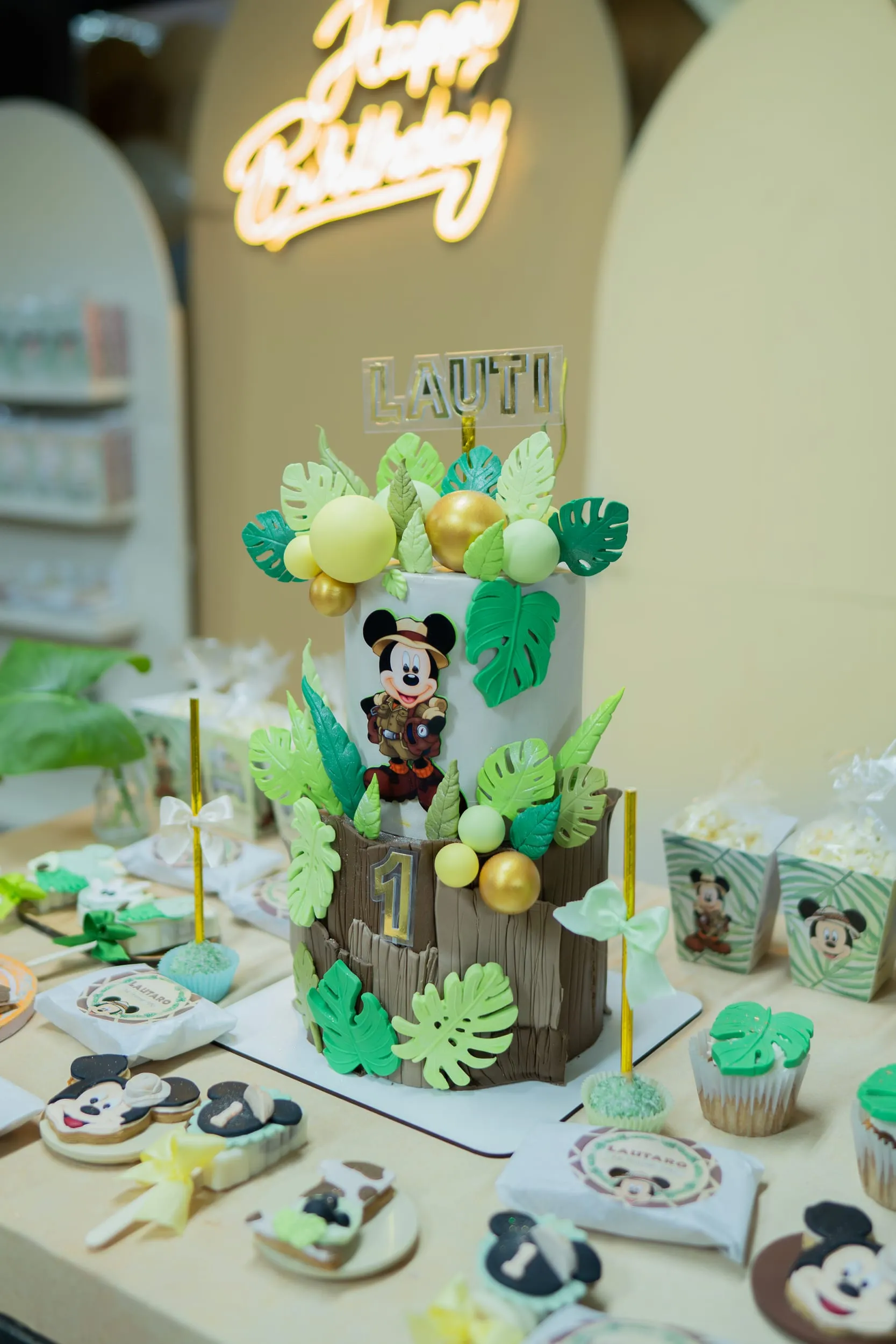 Cumpleaños infantil safari torta detalle